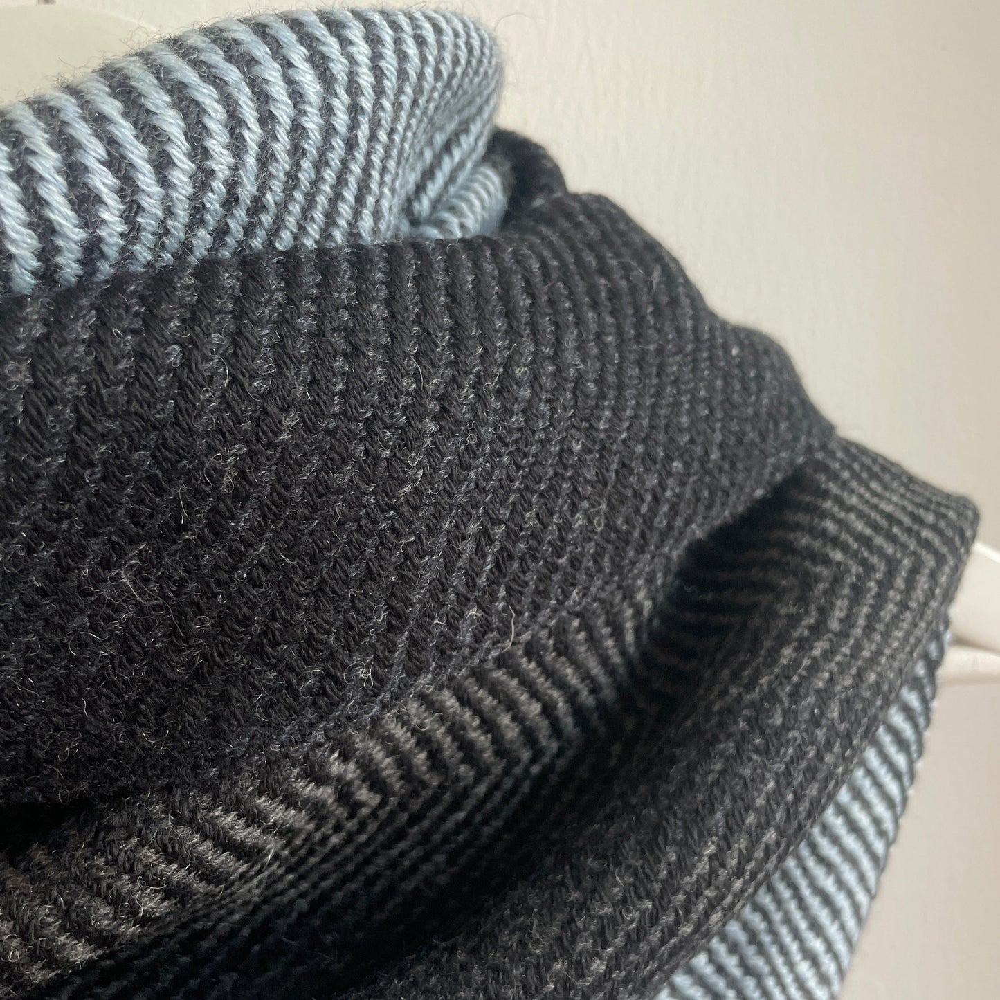 Silky herringbone dark