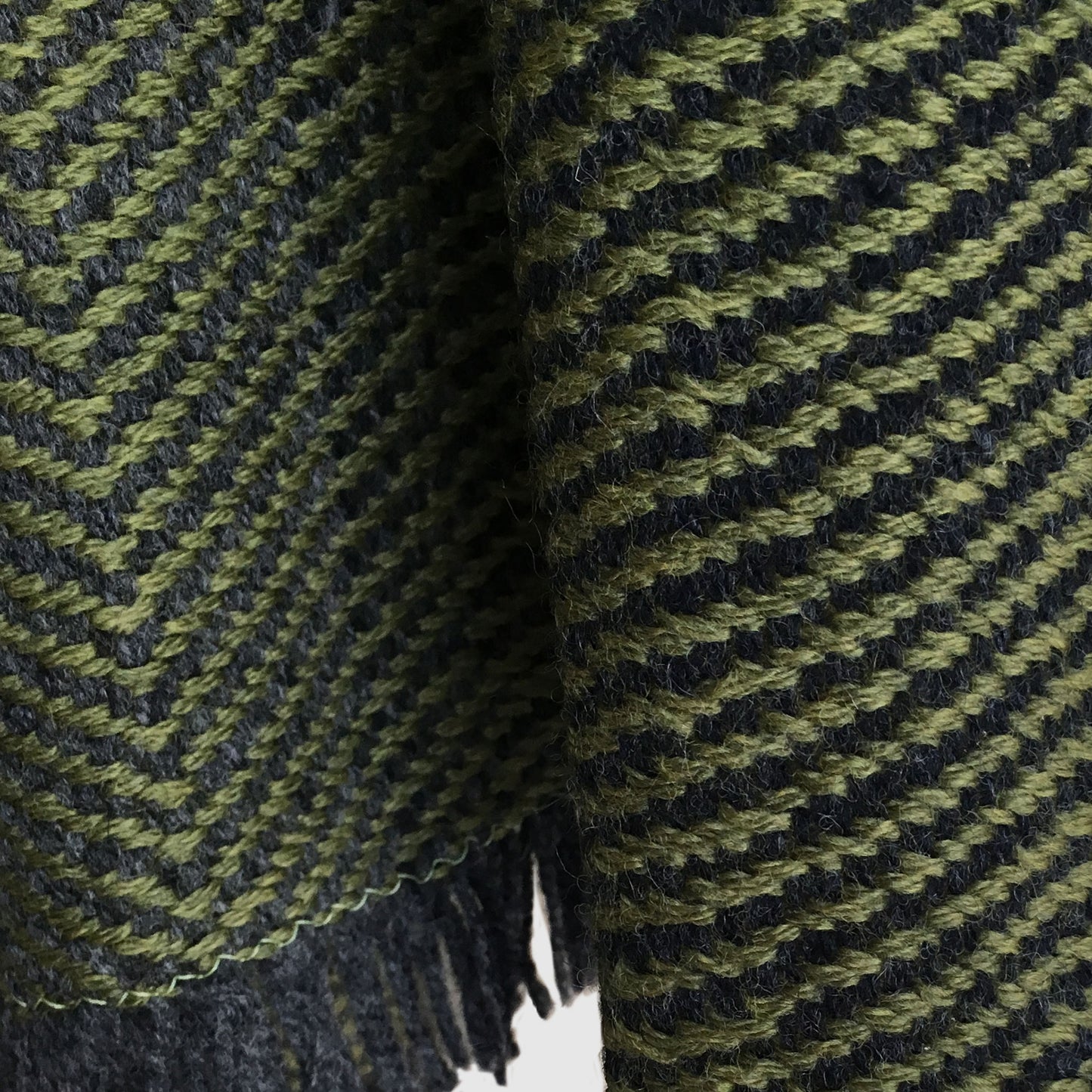 Silky herringbone dark