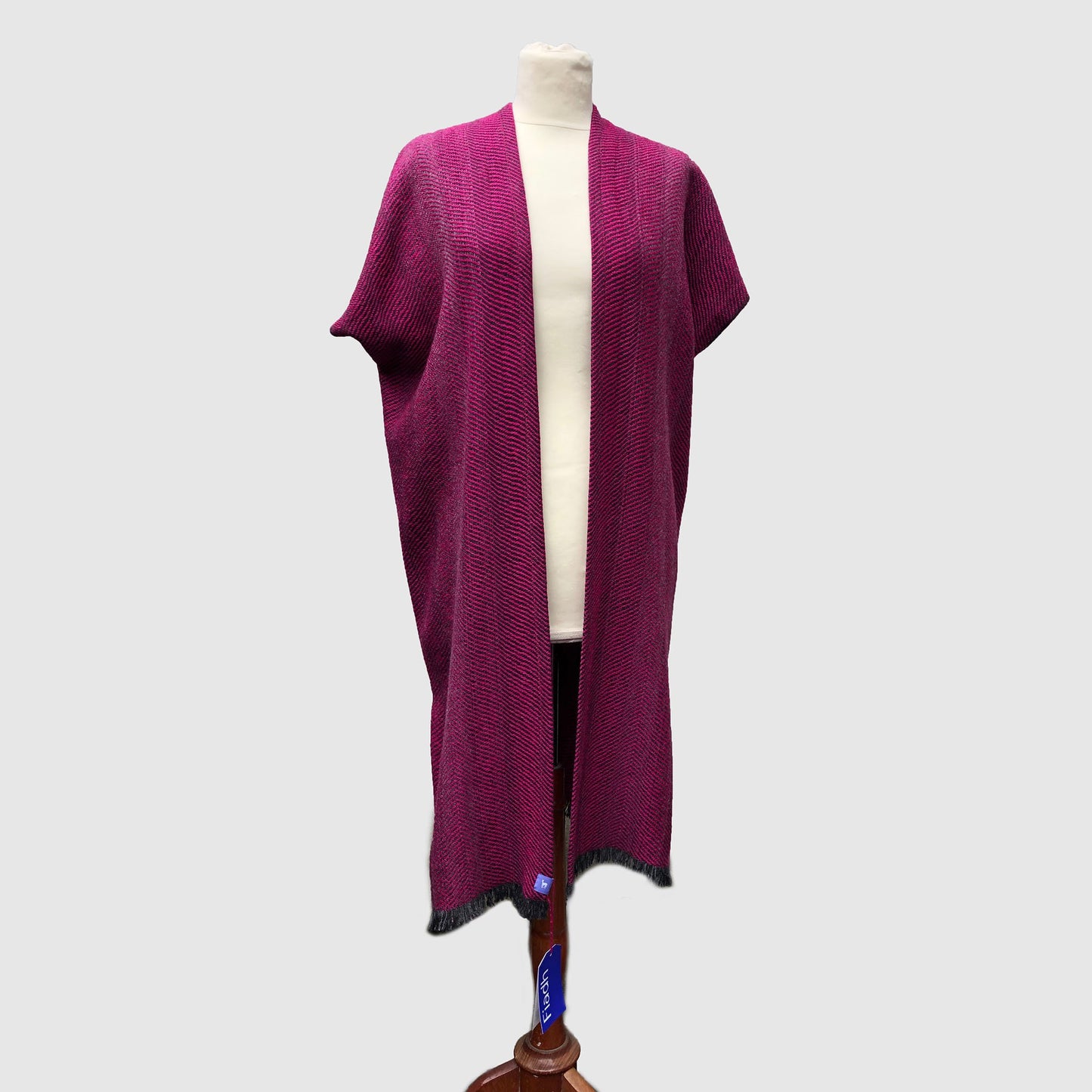 Silky med-heavy weave