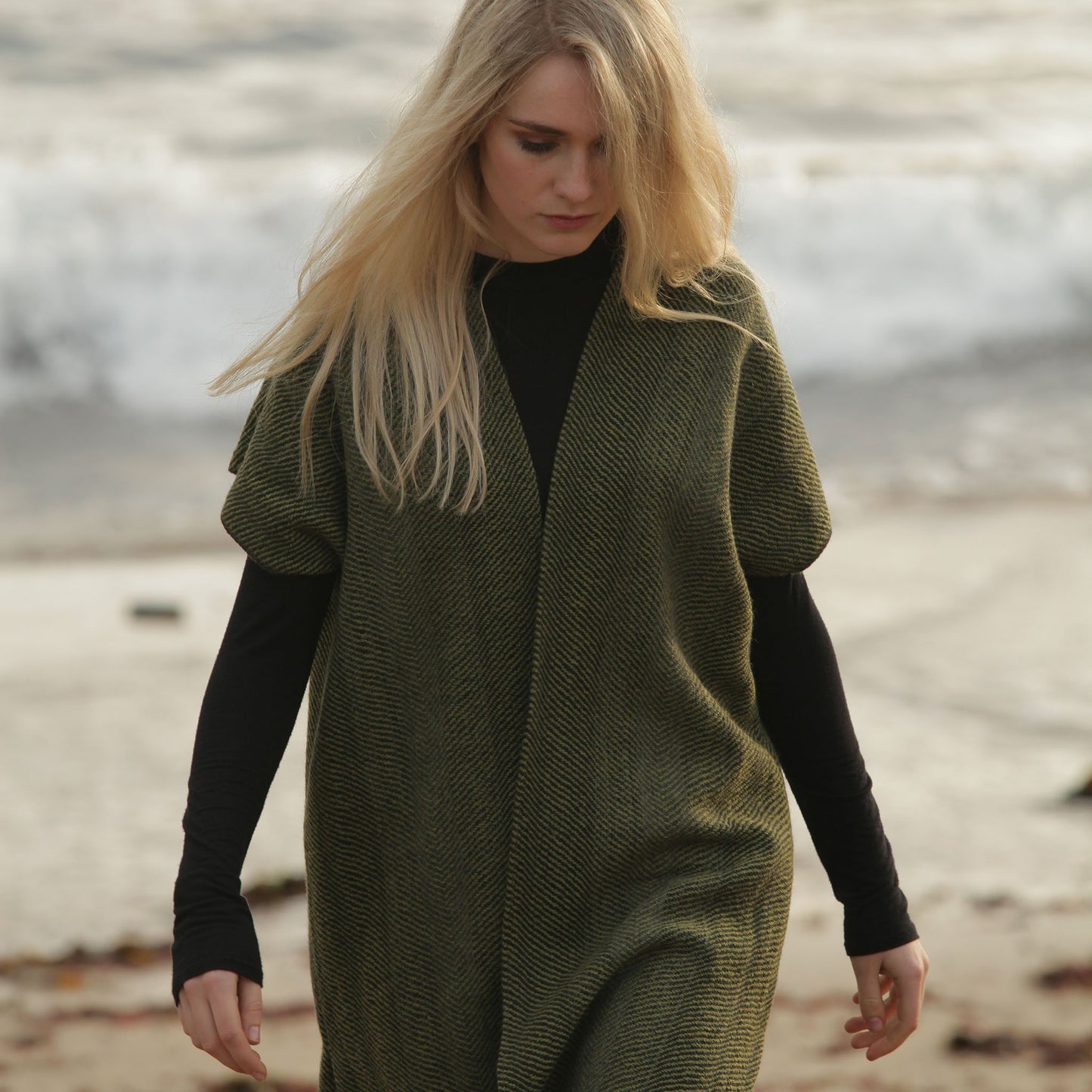 Silky med-heavy weave