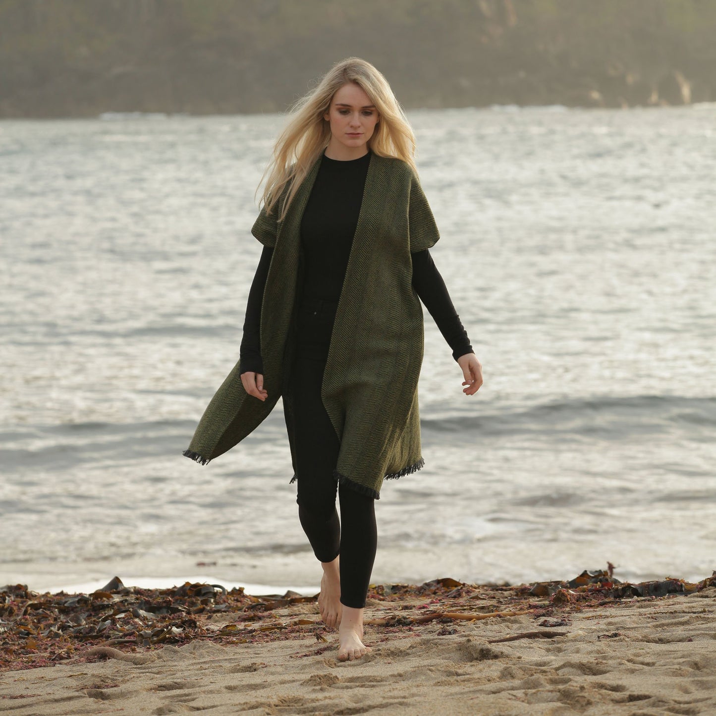 Silky med-heavy weave