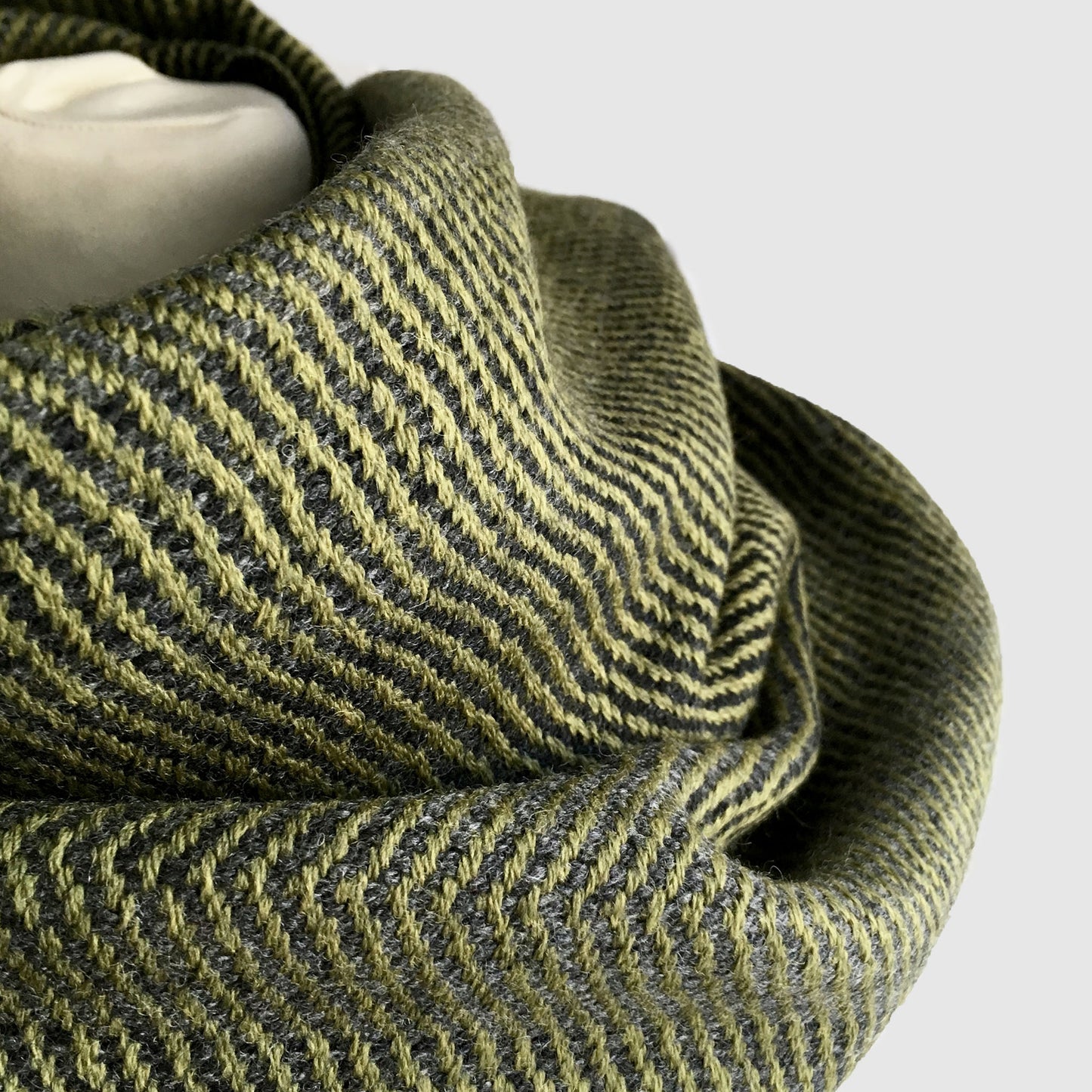 Silky herringbone dark