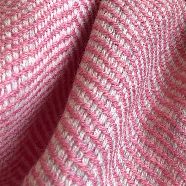 Silky herringbone light