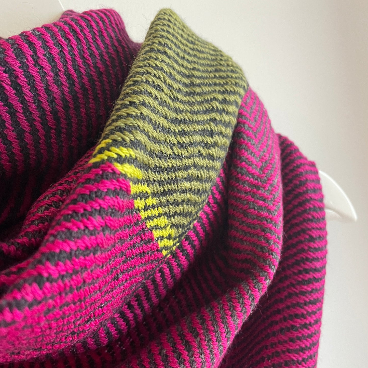 Silky herringbone dark