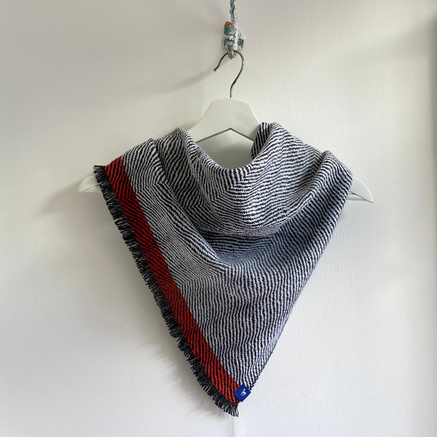 Silky herringbone dark large triangle